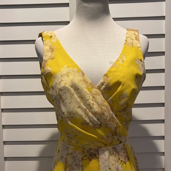 Trina Turk floral lined Dress in a beautiful yellow/ Tan printed fabric. - Picture 2 of 10